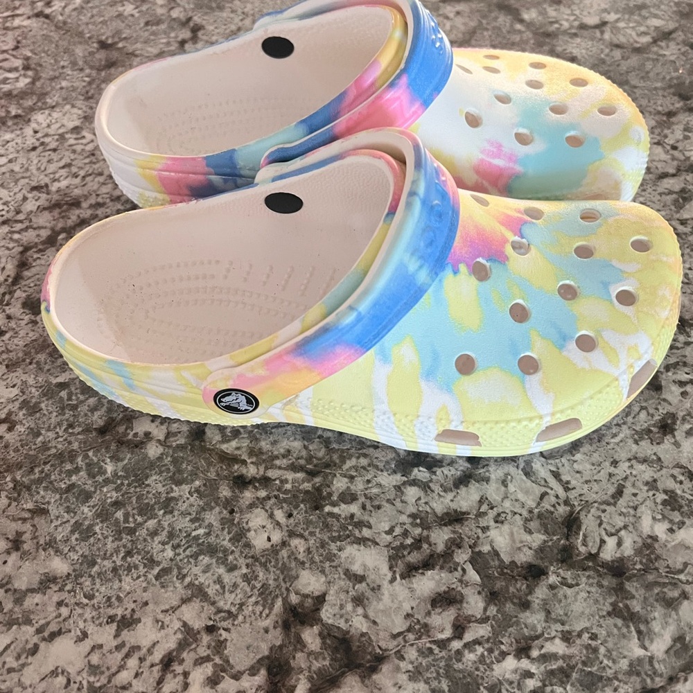 Tye Dye Crocs - Picture 6 of 7